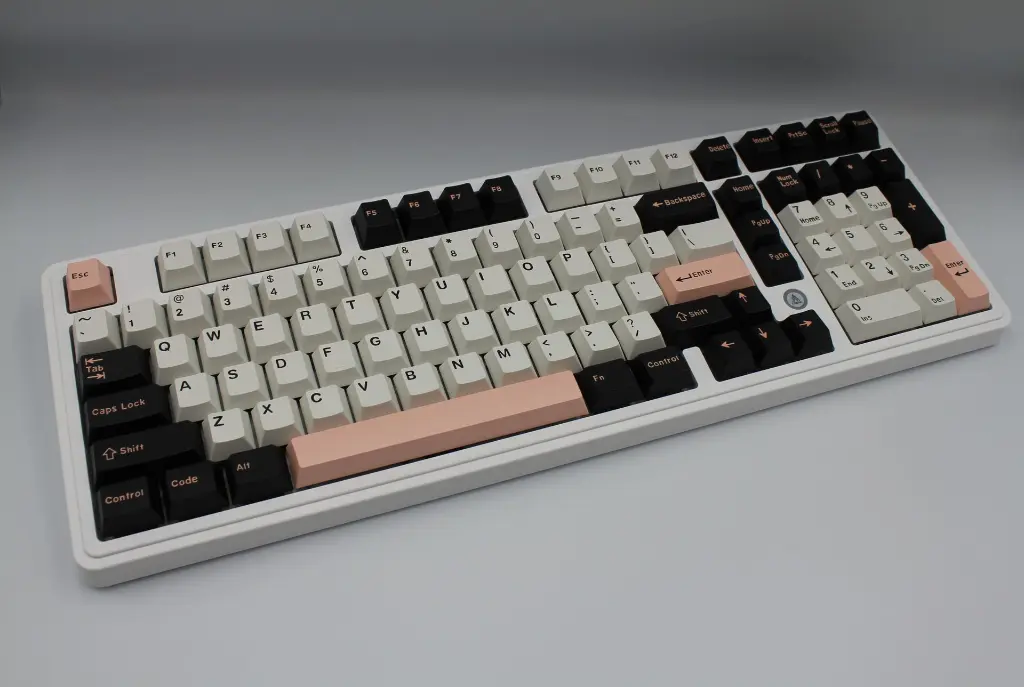 96-B-OLI - Angled View.webp